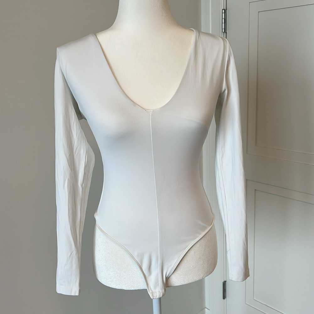 Babaton V Neck White Long Sleeve Bodysuit Size S